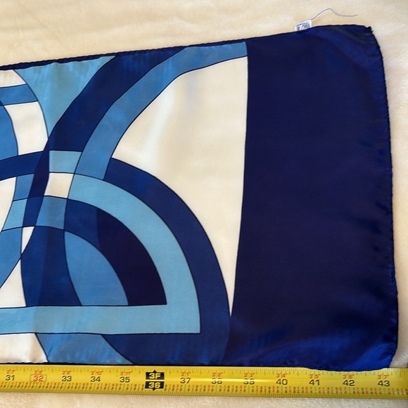Women's CHRISTIAN DIOR Vintage Blue White Geometric Art Rectangular Scarf 43x13 - Picture 5 of 10